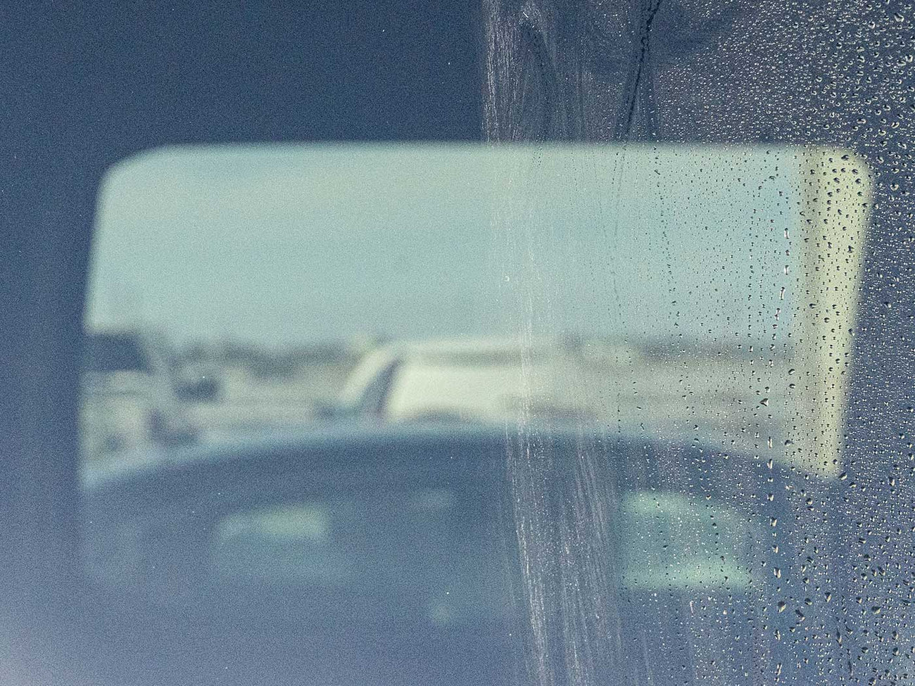 How to Clean Car Windows Without Leaving Streaks