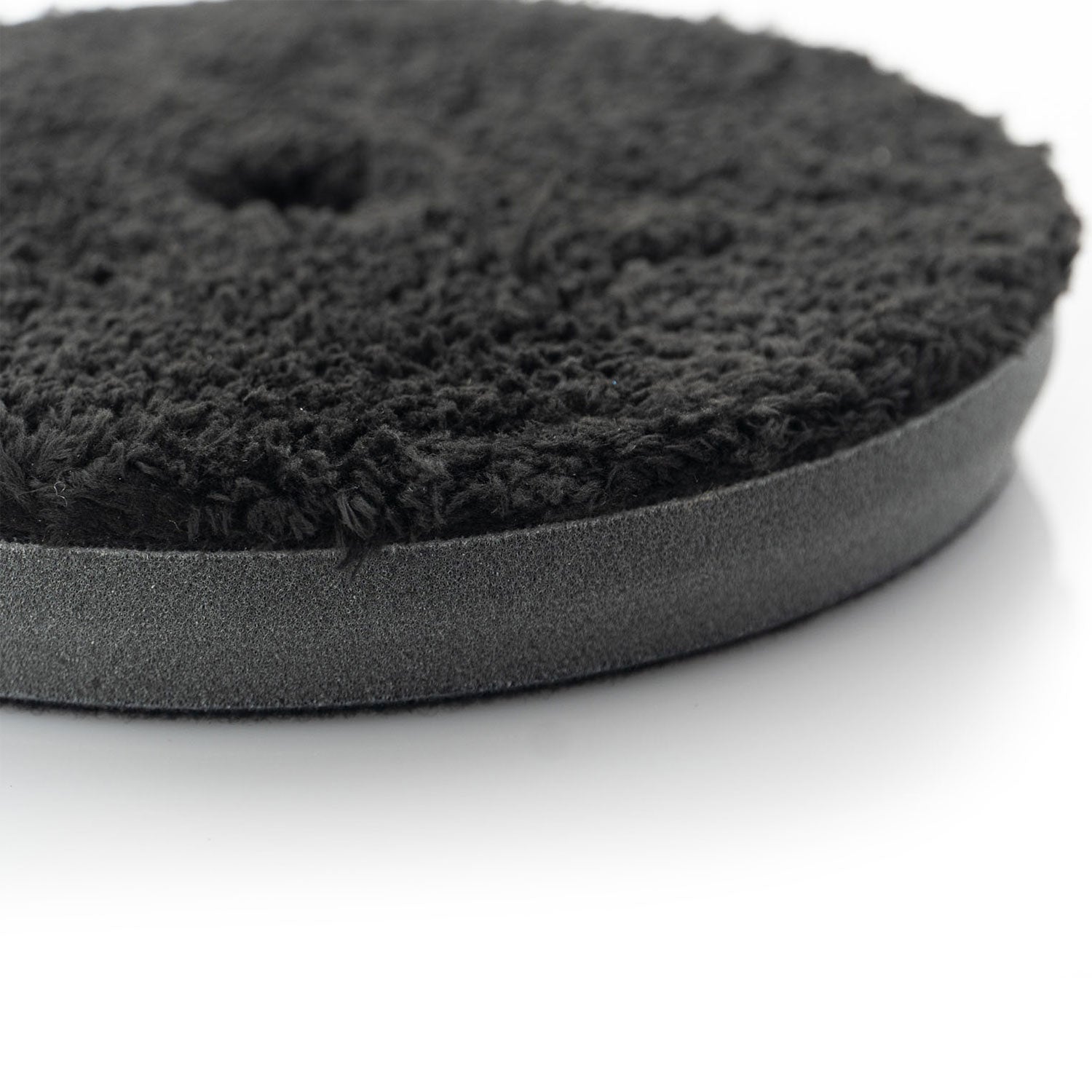 p10-black-foam-and-microfiber-polishing-pad-close-up