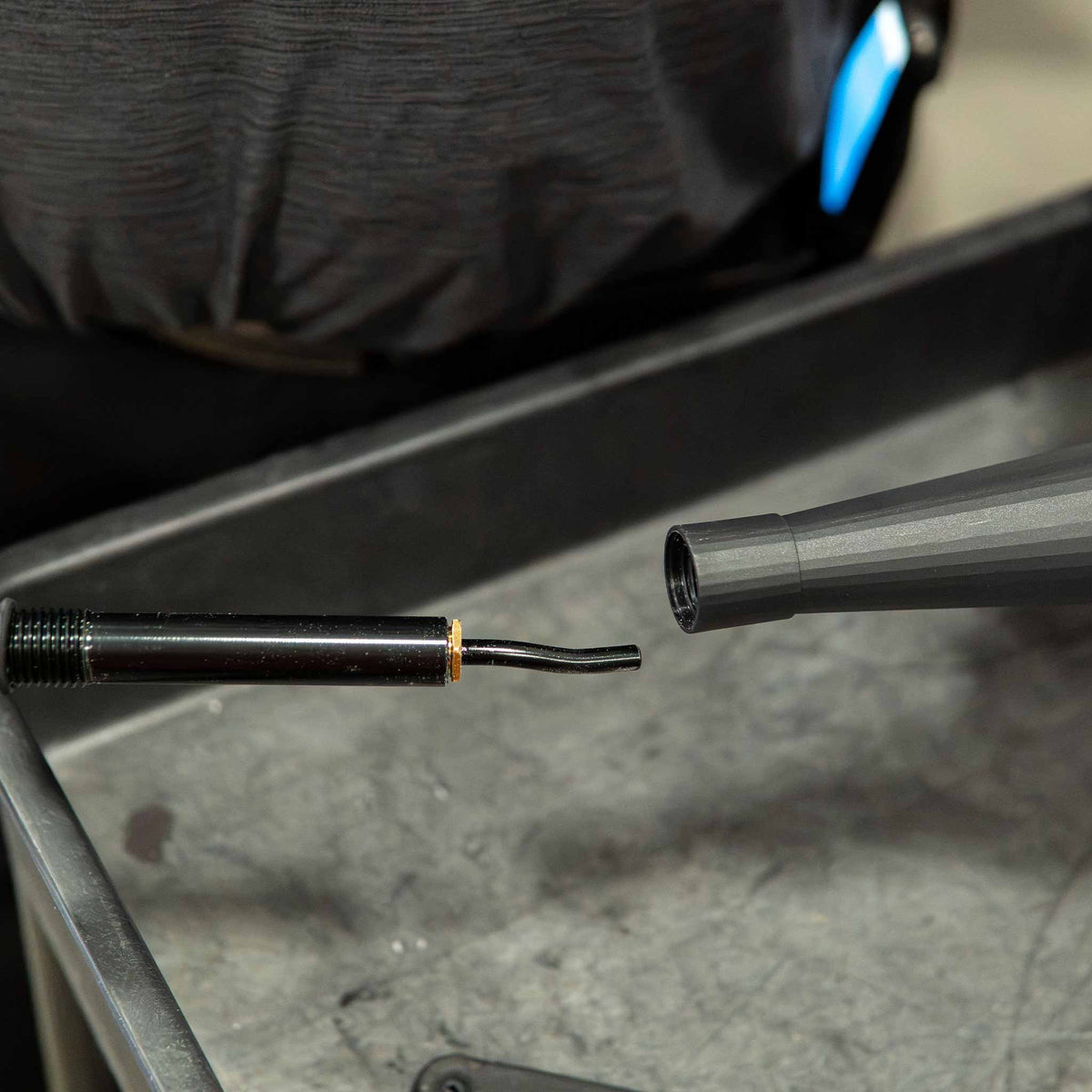 Stinger Twister threaded rotation set ST-T-RRBG being removed step by step