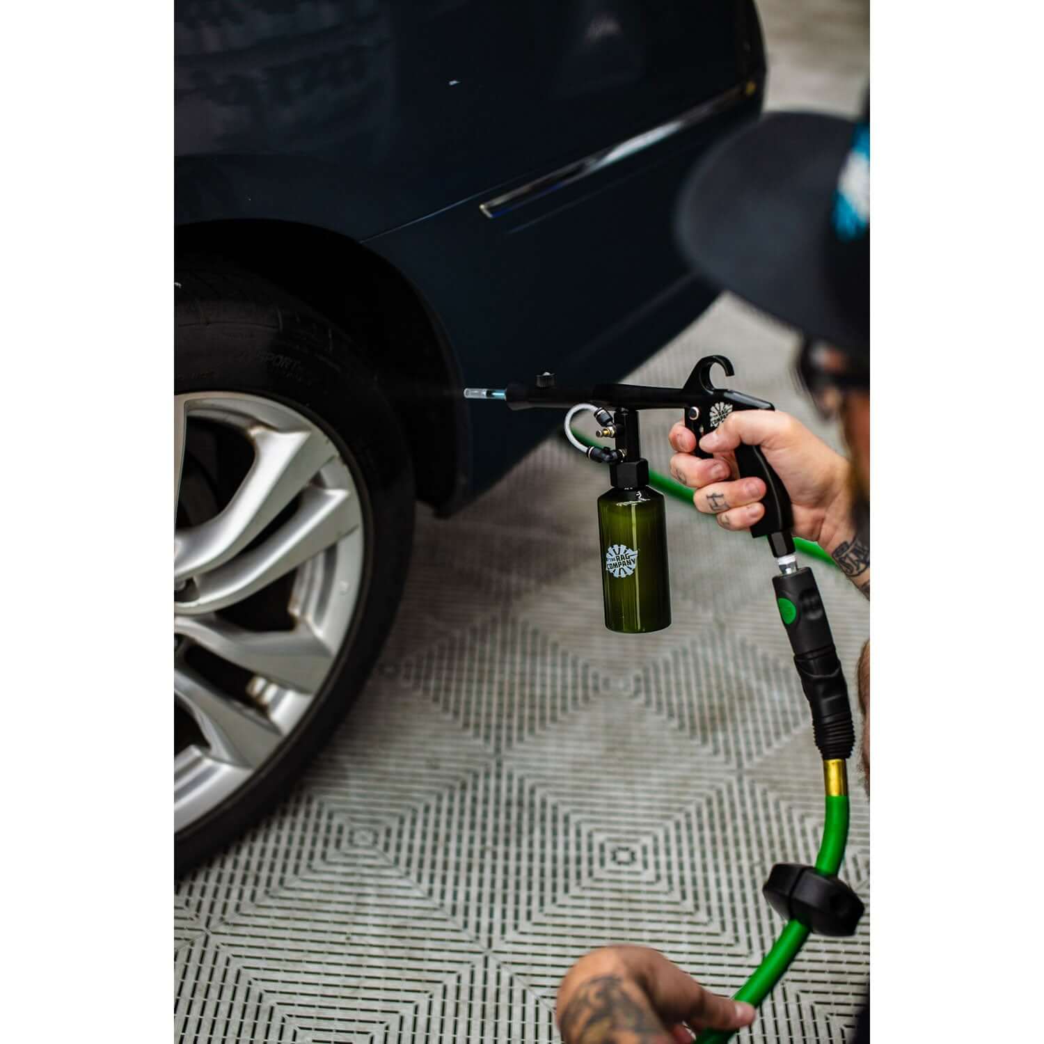 tire-dressing-sprayer